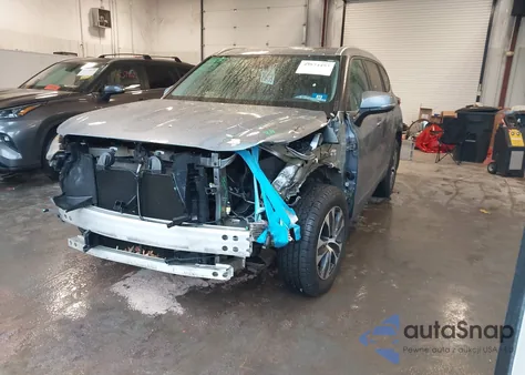 2021 Toyota Highlander Xle из США, поврежденный, VIN 5TDHZRBH0MS057639